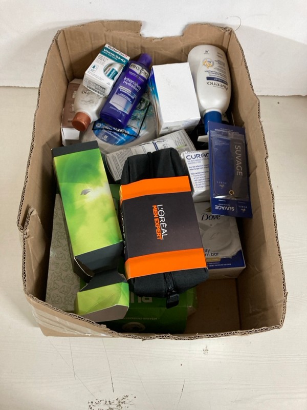 Lot 181  
            Nottingham SR5 - Delivery Only 

                
BOX OF VARIOUS ITEMS TO INC LOREAL MEN EXPERT GIFT SET