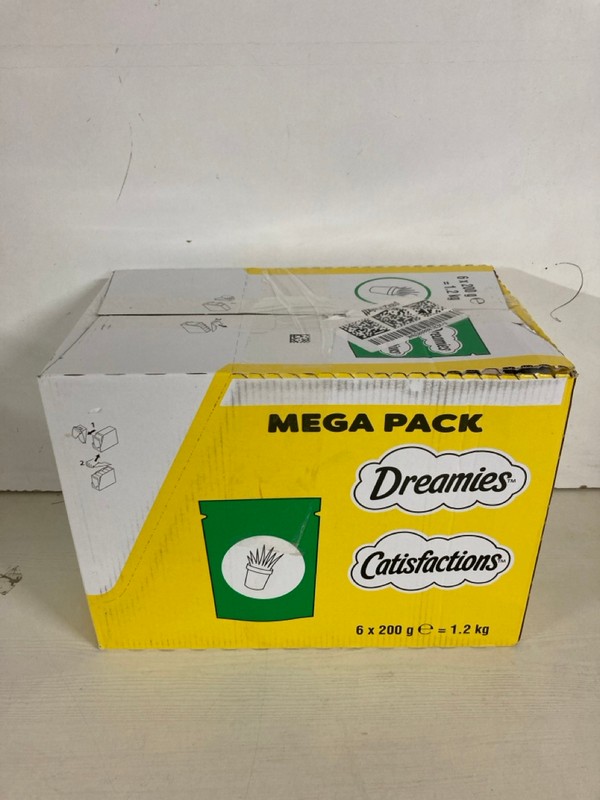 Lot 183  
            Nottingham SR5 - Delivery Only 

                
3 X PET FOOD ITEMS TO INC DREAMIES MEGA PACK