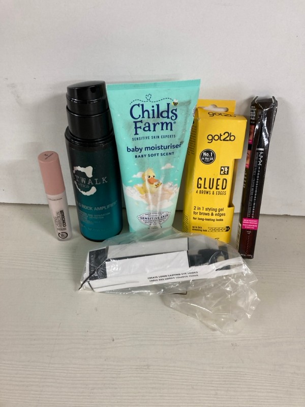 Lot 185  
            Nottingham SR5 - Delivery Only 

                
BOX OF ITEMS TO INC LOREAL PARIS REVITALIFE