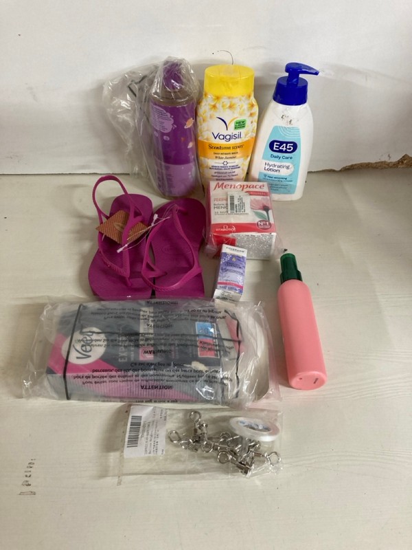 Lot 191  
            Nottingham SR5 - Delivery Only 

                
BOX OF VARIOUS ITEMS TO INC MENOPACE