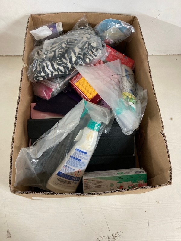 Lot 191  
            Nottingham SR5 - Delivery Only 

                
BOX OF VARIOUS ITEMS TO INC MENOPACE