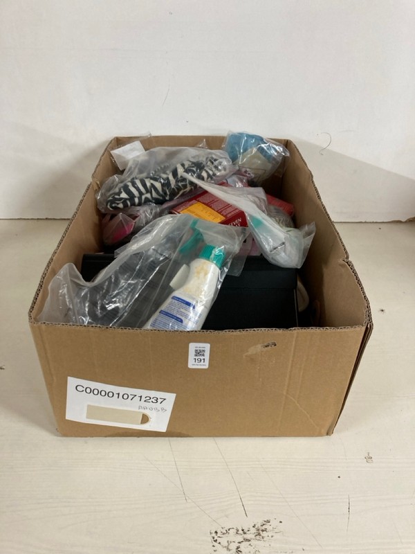 Lot 191  
            Nottingham SR5 - Delivery Only 

                
BOX OF VARIOUS ITEMS TO INC MENOPACE