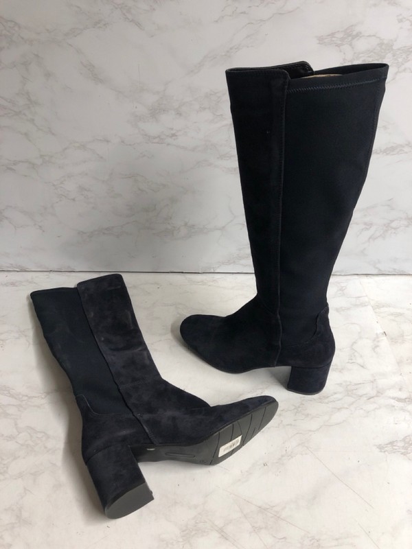 Lot 19  
            Nottingham SR5 - Delivery Only 

                
SADIE BLUE NAVY KNEE HIGH BOOTS SIZE:40