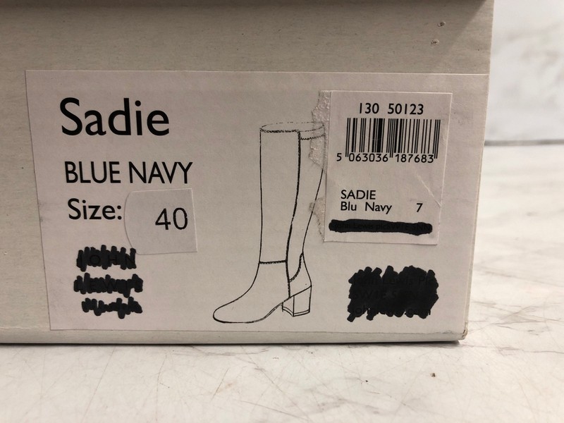 Lot 19  
            Nottingham SR5 - Delivery Only 

                
SADIE BLUE NAVY KNEE HIGH BOOTS SIZE:40