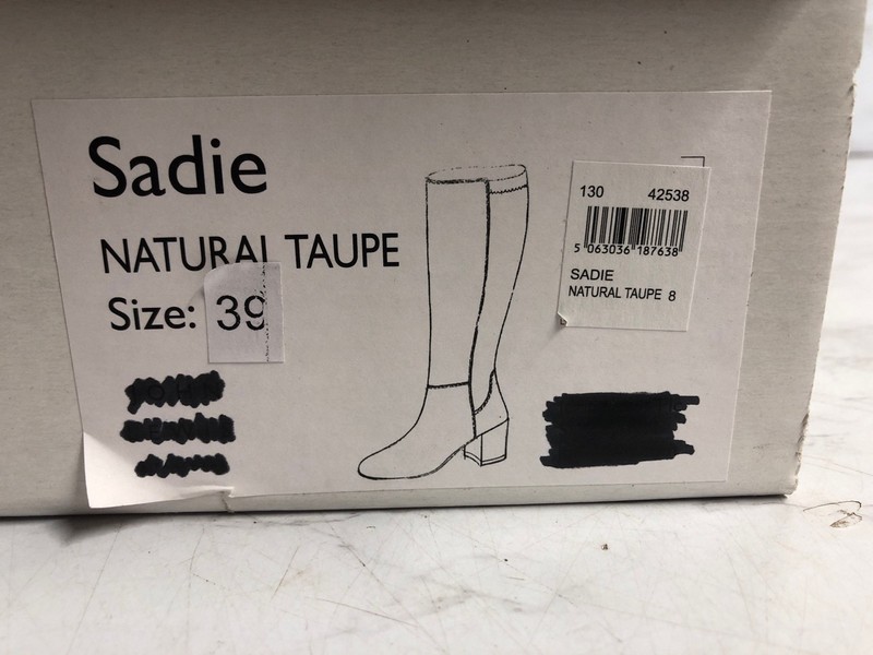 Lot 20  
            Nottingham SR5 - Delivery Only 

                
SADIE NATURAL TAUPE KNEE HIGH BOOTS SIZE:39