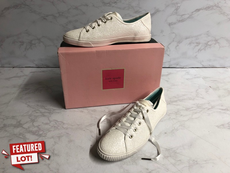 Lot 23  
            Nottingham SR5 - Delivery Only 

                
KATE SPADE TRISTA GLITTER OPTIC WHITE TAINERS SIZE:7