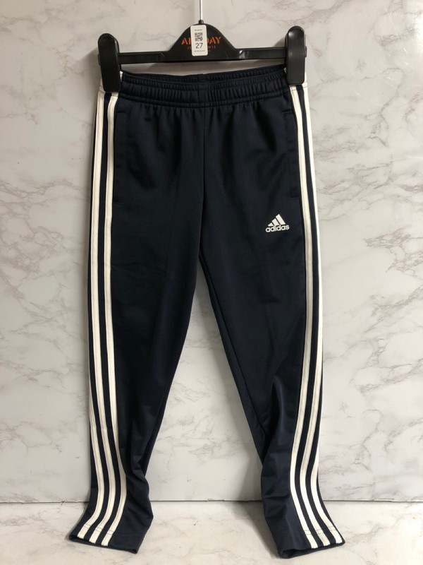 Lot 27  
            Nottingham SR5 - Delivery Only 

                
ADIDAS KIDS 3 STRIPE TRACKSUIT BOTTOMS SIZE:7-8 YEARS