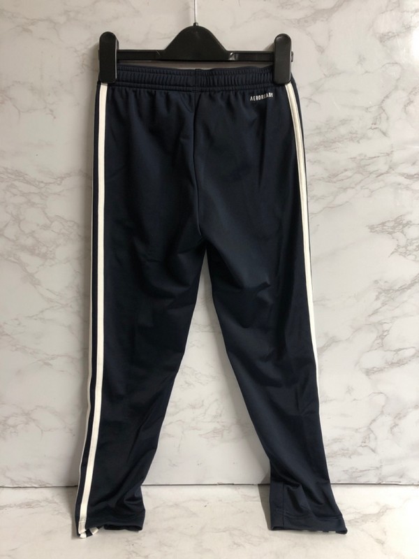 Lot 27  
            Nottingham SR5 - Delivery Only 

                
ADIDAS KIDS 3 STRIPE TRACKSUIT BOTTOMS SIZE:7-8 YEARS