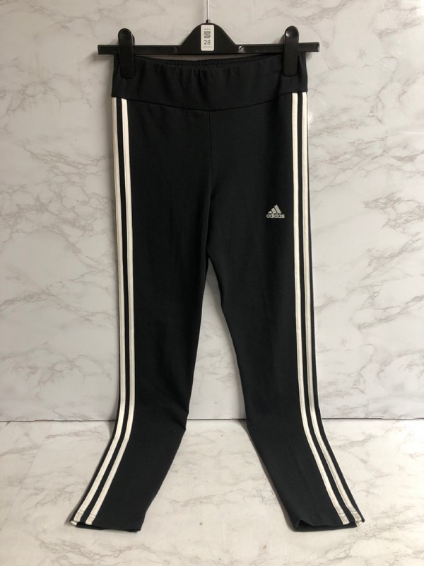 Lot 28  
            Nottingham SR5 - Delivery Only 

                
ADIDAS KIDS 3 STRIPE TRACKSUIT BOTTOMS SIZE:7-8 YEARS