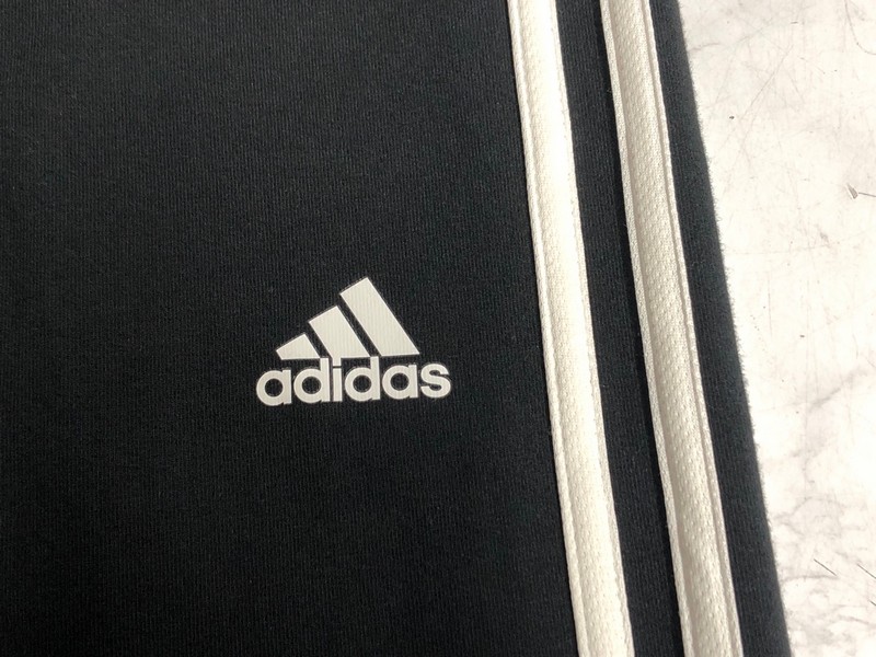 Lot 28  
            Nottingham SR5 - Delivery Only 

                
ADIDAS KIDS 3 STRIPE TRACKSUIT BOTTOMS SIZE:7-8 YEARS