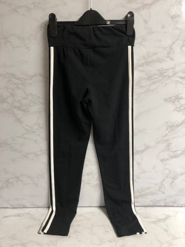 Lot 29  
            Nottingham SR5 - Delivery Only 

                
ADIDAS KIDS 3 STRIPE TRACKSUIT BOTTOMS SIZE:7-8 YEARS