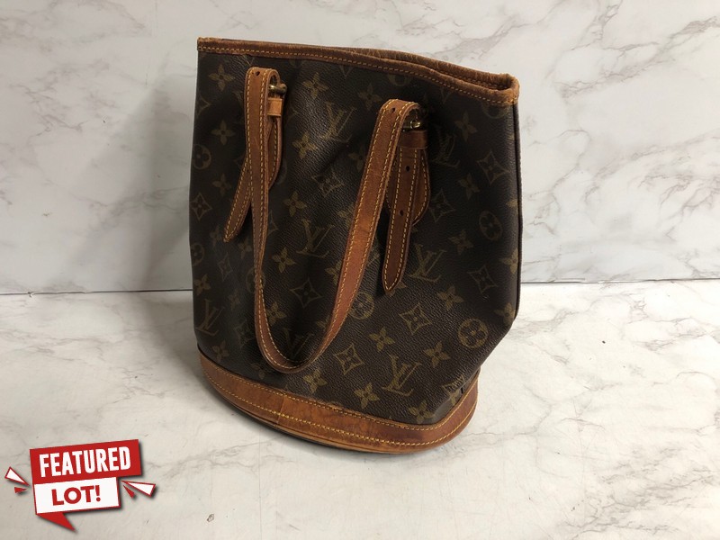 Lot 37  
            Nottingham SR5 - Delivery Only 

                
LOUIS VUITTON BUCKET LEATHER TOTE