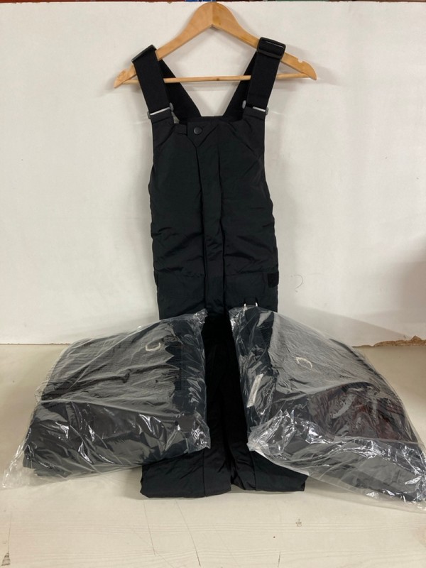 Lot 392  
            Nottingham SR5 - Delivery Only 

                
3 X WATER-RESISTANT INSULATED SNOW BIB DUNGAREES/OVERALLS - BLACK - SIZE UK LARGE...