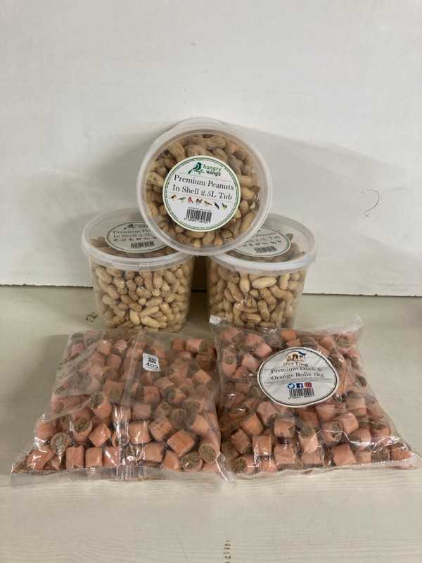 Lot 403  
            Nottingham SR5 - Delivery Only 

                
QTY OF PET FOOD ITEMS TO INC PET TING