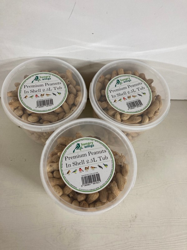 Lot 403  
            Nottingham SR5 - Delivery Only 

                
QTY OF PET FOOD ITEMS TO INC PET TING