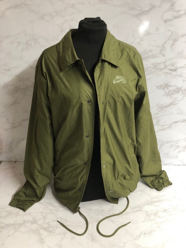 Lot 41  
            Nottingham SR5 - Delivery Only 

                
NIKE SB MENS JACKET SIZE: UK S
