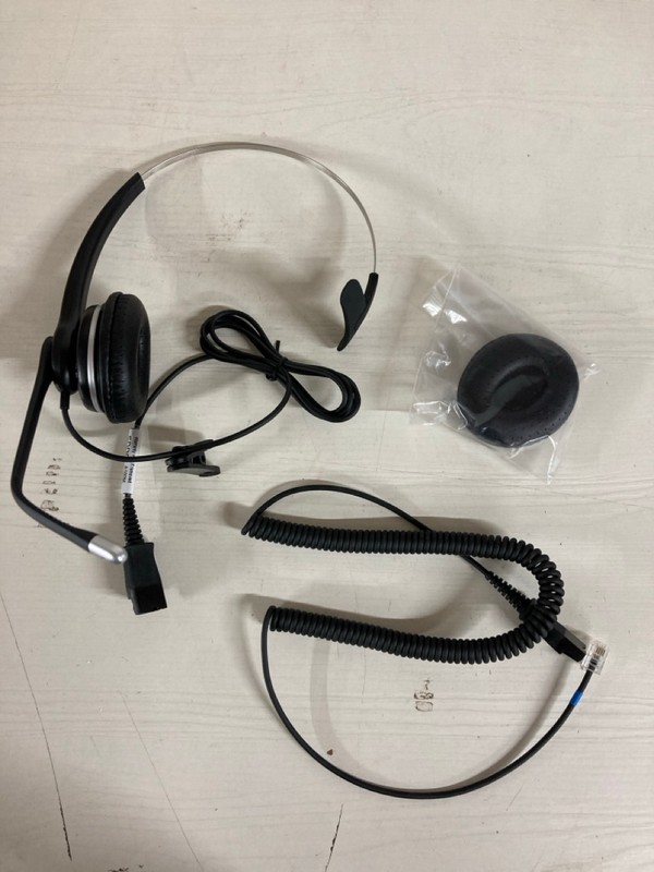 Lot 460  
            Nottingham SR5 - Delivery Only 

                
SNOM A100M HEADSET
