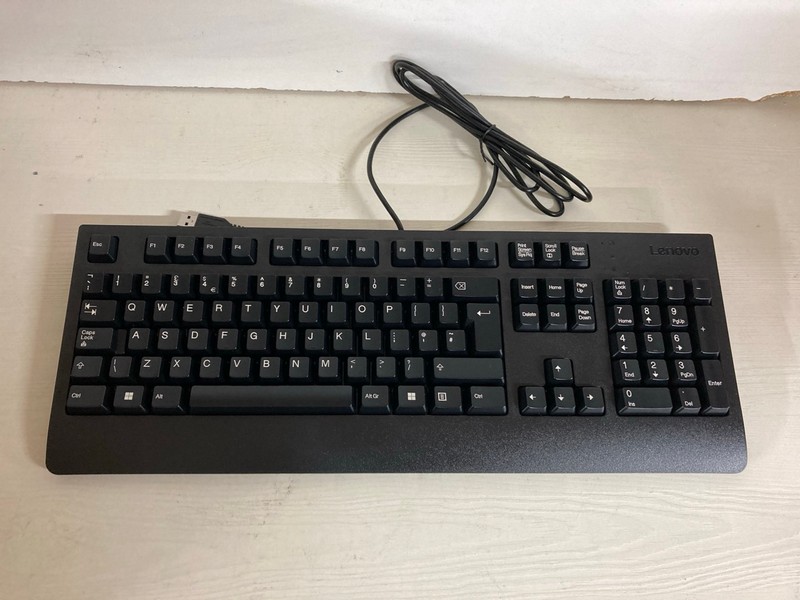Lot 466  
            Nottingham SR5 - Delivery Only 

                
5 X LENOVO TRADITIONAL USB KEYBOARDS