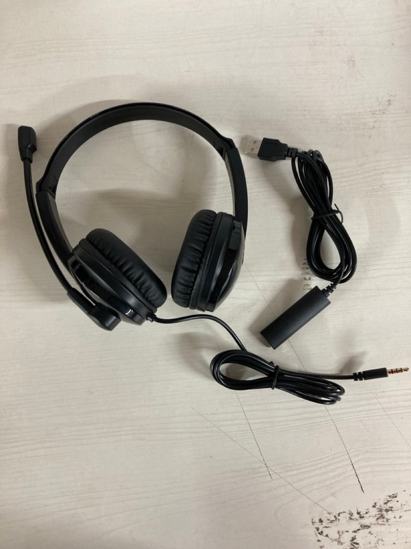 Lot 472  
            Nottingham SR5 - Delivery Only 

                
QTY OF VENKER HEADSETS TO INC VENKER U18 USB HEADSET - Image 2