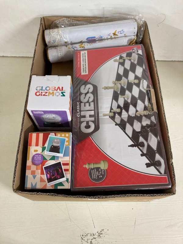 Lot 474  
            Nottingham SR5 - Delivery Only 

                
BOX OF VARIOUS ITEMS TO INC GLOBAL GIZMOS 3" MIRROR BALL