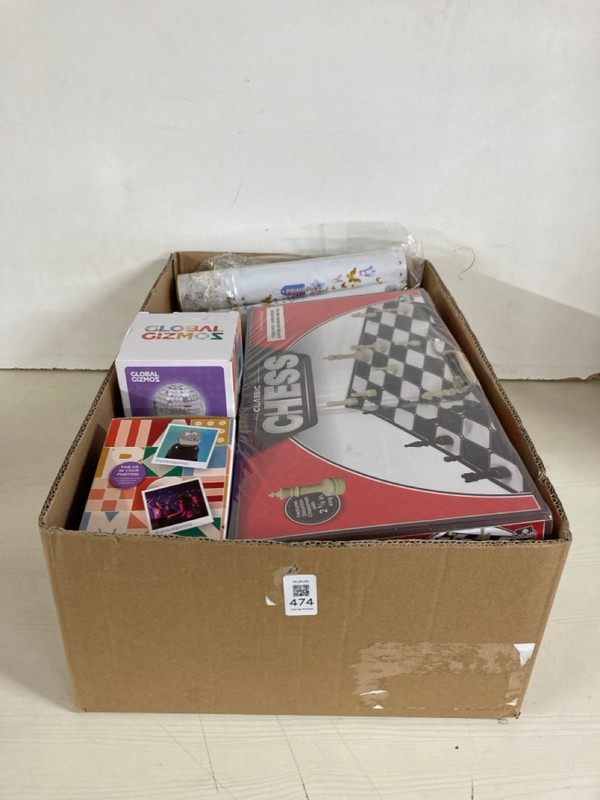 Lot 474  
            Nottingham SR5 - Delivery Only 

                
BOX OF VARIOUS ITEMS TO INC GLOBAL GIZMOS 3" MIRROR BALL