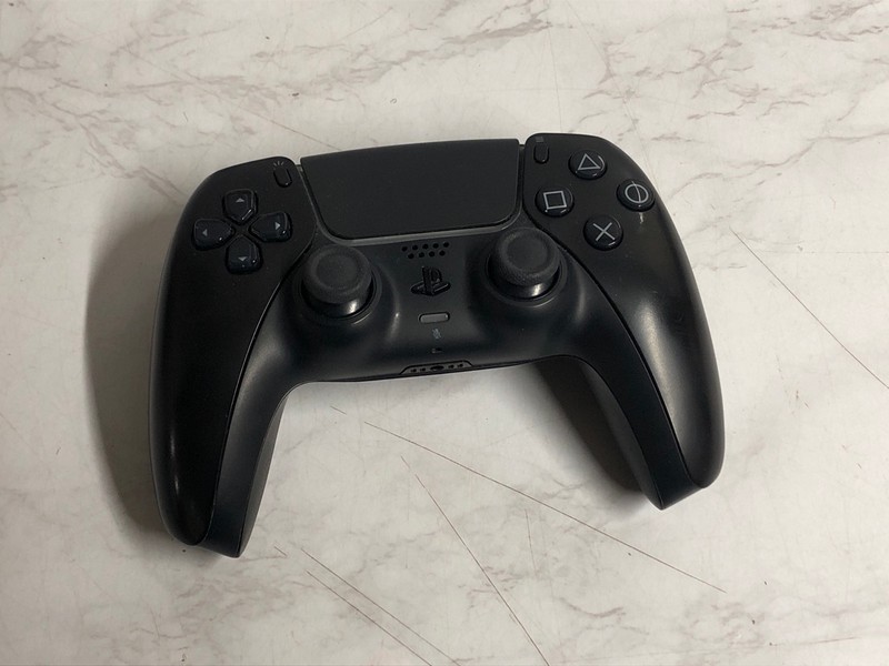 Lot 47  
            Nottingham SR5 - Delivery Only 

                
2 X PS5 SONY WIRELESS CONTROLLERS