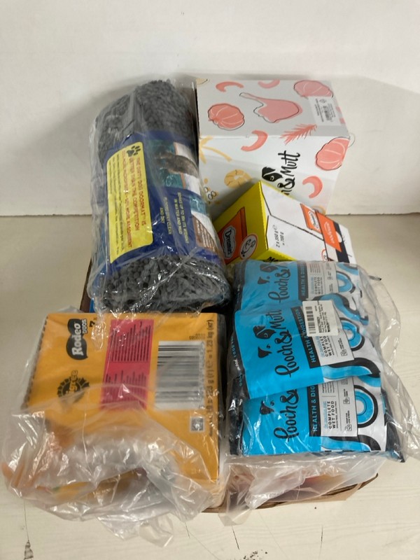 Lot 481  
            Nottingham SR5 - Delivery Only 

                
BOX OF VARIOUS PET ITEMS TO INC POOCH & MUT PROBIOTIC MEATY TREATS