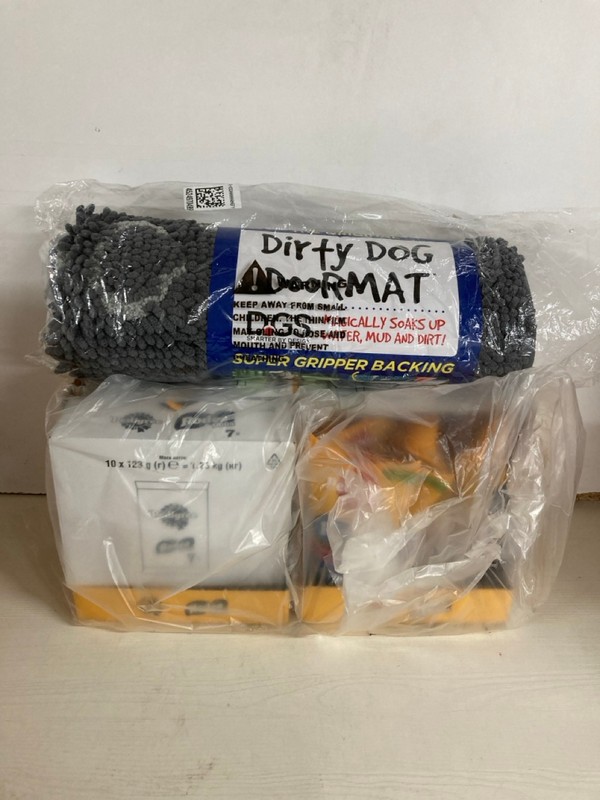 Lot 481  
            Nottingham SR5 - Delivery Only 

                
BOX OF VARIOUS PET ITEMS TO INC POOCH & MUT PROBIOTIC MEATY TREATS