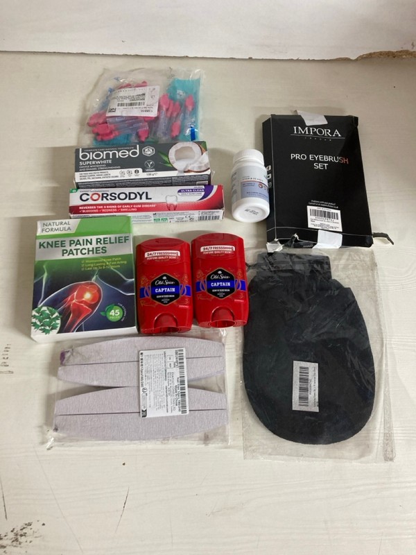 Lot 487  
            Nottingham SR5 - Delivery Only 

                
BOX OF VARIOUS ITEMS TO INC OLD SPICE CAPTAIN DEODORANT STICK