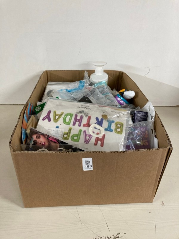 Lot 488  
            Nottingham SR5 - Delivery Only 

                
BOX OF VARIOUS ITEMS TO INC ORAL B INTENSIVE WHITENING TOOTHEPASTE