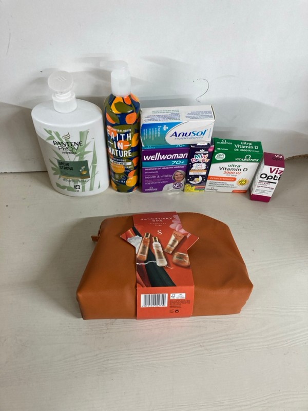 Lot 488  
            Nottingham SR5 - Delivery Only 

                
BOX OF VARIOUS ITEMS TO INC ORAL B INTENSIVE WHITENING TOOTHEPASTE