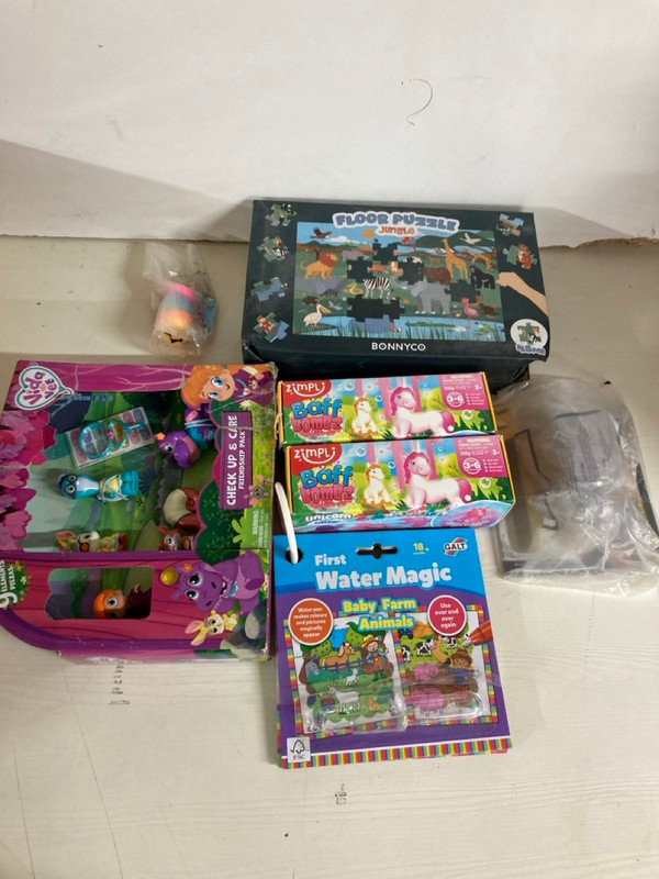 Lot 489  
            Nottingham SR5 - Delivery Only 

                
BOX OF VARIOUS TOYS TO INC TOMY TOOMIES HIDE & SQUEAK EGGS