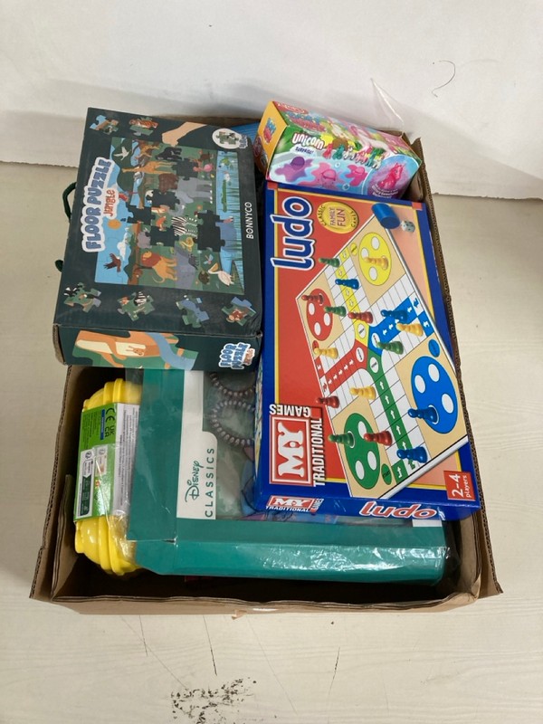 Lot 489  
            Nottingham SR5 - Delivery Only 

                
BOX OF VARIOUS TOYS TO INC TOMY TOOMIES HIDE & SQUEAK EGGS