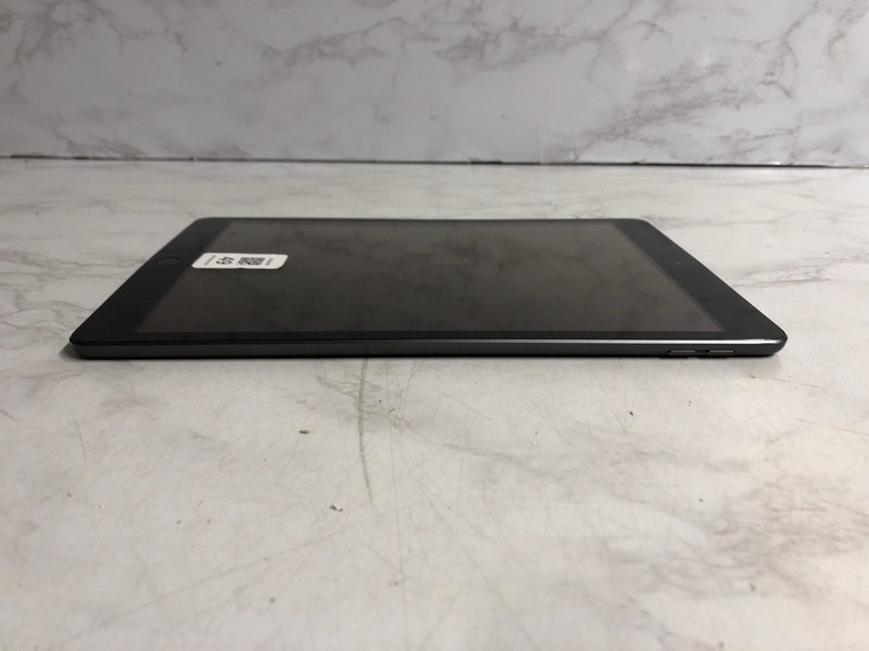 Lot 49  
            Nottingham SR5 - Delivery Only 

                
APPLE IPAD MODEL: A2197 (NO CHARGER) - ORIGNAL RRP: £150