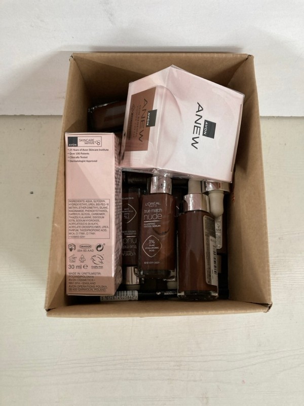 Lot 504  
            Nottingham SR5 - Delivery Only 

                
BOX OF VARIOUS ITEMS TO INC LOREAL PARIS PLUMPING TINTED SERUM