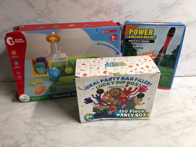 Lot 62  
            Nottingham SR5 - Delivery Only 

                
QTY OF CHILDRENS TOYS TO INC POWER LAUNCHER ROCKET