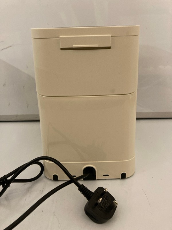 Lot 101  
            Nottingham SR7 – Delivery Only 

                
DELONGHI STILOSA ESPRESSO AND CAPPUCCINO COFFEE MAKER