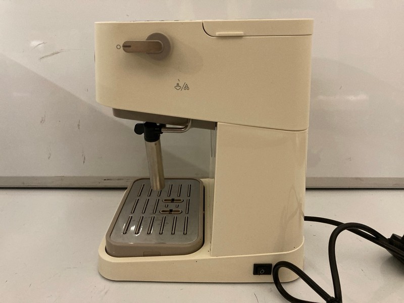 Lot 101  
            Nottingham SR7 – Delivery Only 

                
DELONGHI STILOSA ESPRESSO AND CAPPUCCINO COFFEE MAKER