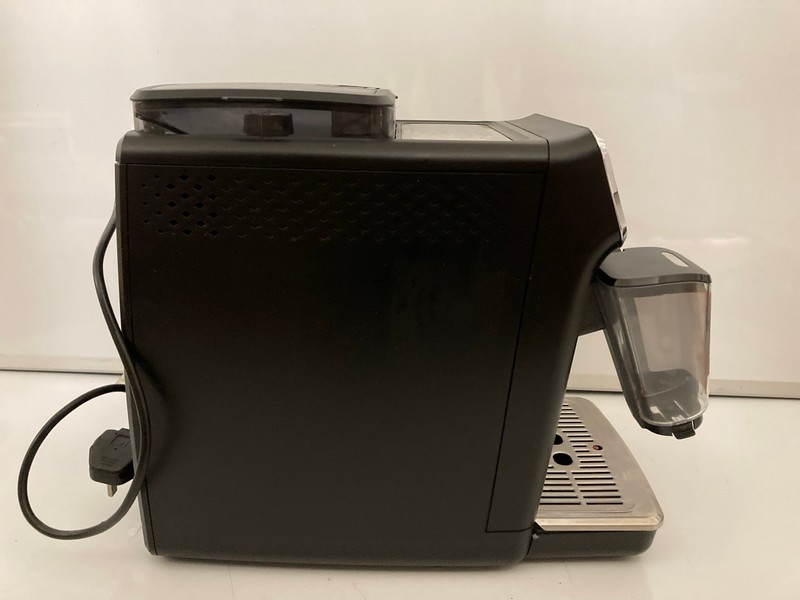 Lot 102  
            Nottingham SR7 – Delivery Only 

                
PHILIPS 5500 SERIES FULLY AUTOMATIC ESPRESSO MACHINE WITH LATTE GO