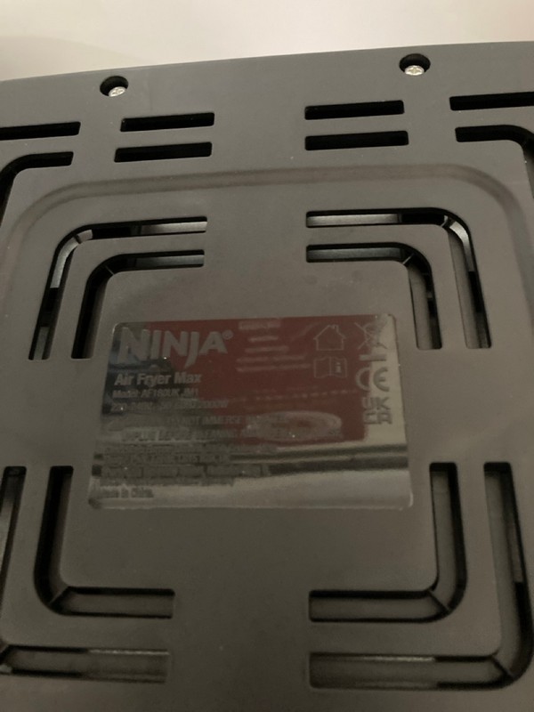 Lot 105  
            Nottingham SR7 – Delivery Only 

                
NINJA AIR FRYER MAX