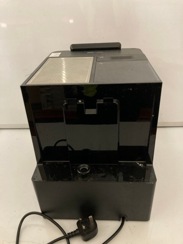 Lot 106  
            Nottingham SR7 – Delivery Only 

                
BEKO CAFFE EXPERTO SERIES CE7500 COFFEE MACHINE MODEL: CEG7304X ORIGINAL RRP £399.00