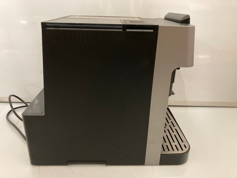 Lot 106  
            Nottingham SR7 – Delivery Only 

                
BEKO CAFFE EXPERTO SERIES CE7500 COFFEE MACHINE MODEL: CEG7304X ORIGINAL RRP £399.00
