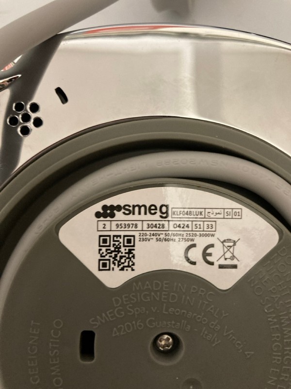 Lot 107  
            Nottingham SR7 – Delivery Only 

                
SMEG 50'S RETRO STYLE JUG KETTLE IN BLACK ORIGINAL RRP £179.00