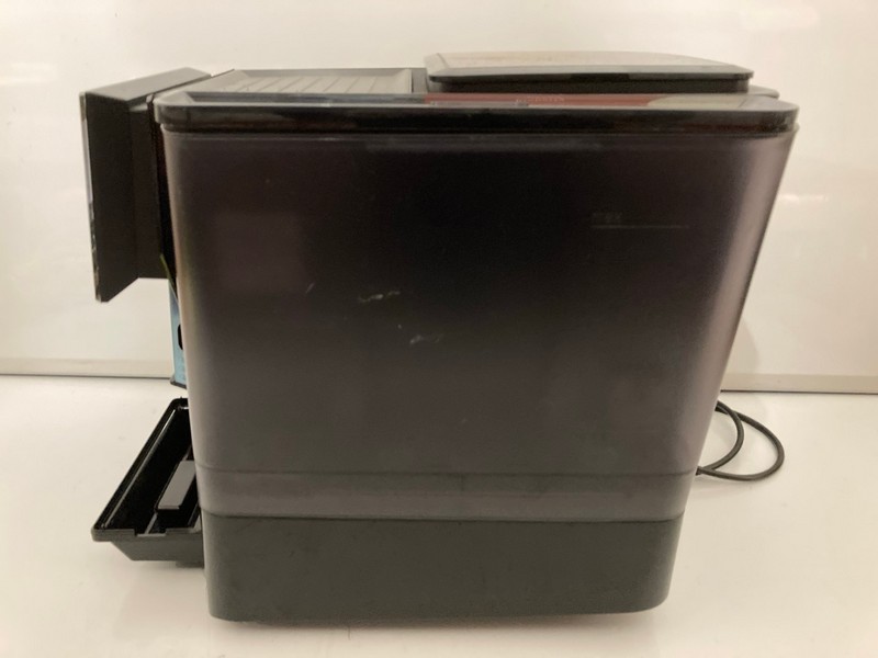 Lot 108  
            Nottingham SR7 – Delivery Only 

                
SIEMENS SMART BEAN TO CUP COFFEE MACHINE MODEL:TP713GB9/02 ORIGINAL RRP £1299.00 ...