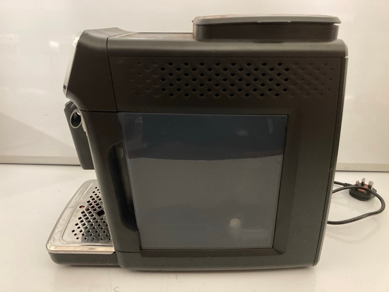 Lot 109  
            Nottingham SR7 – Delivery Only 

                
PHILIPS 5500 SERIES FULLY AUTOMATIC ESPRESSO MACHINE WITH LATTE GO