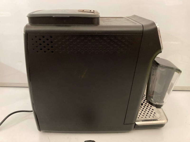 Lot 109  
            Nottingham SR7 – Delivery Only 

                
PHILIPS 5500 SERIES FULLY AUTOMATIC ESPRESSO MACHINE WITH LATTE GO