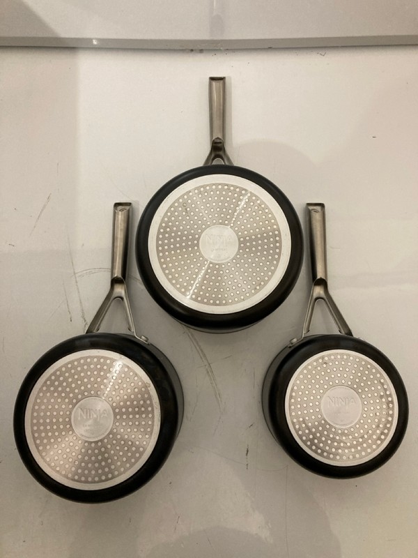 Lot 10  
            Nottingham SR7 – Delivery Only 

                
NINJA ZERO STICK ESSENTIALS 3 PIECE PAN SET ORIGINAL RRP £149.99