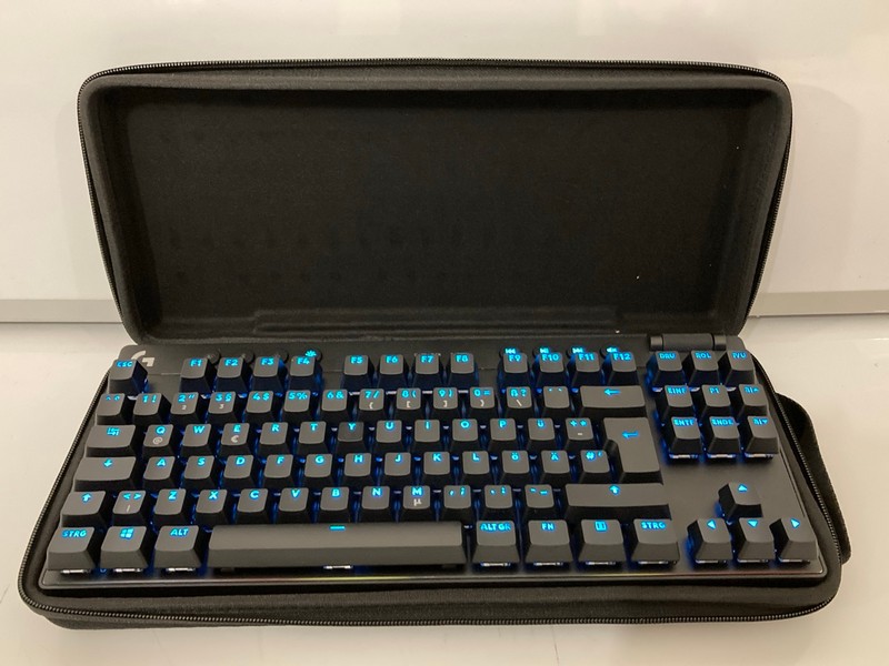 Lot 12  
            Nottingham SR7 – Delivery Only 

                
LOGITECH PRO X TKL LIGHTSPEED WIRELESS GAMING KEYBOARD ORIGINAL RRP £199.99