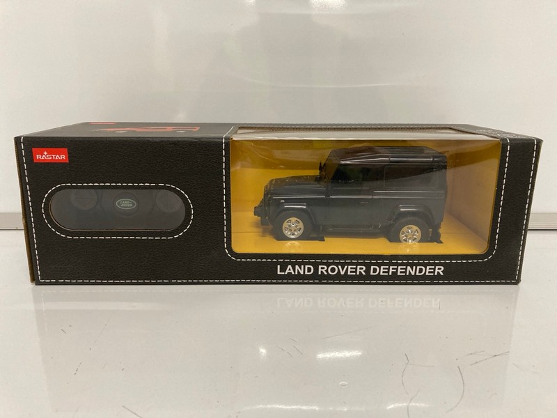 Lot 135  
            Nottingham SR7 – Delivery Only 

                
RASTAR LAND ROVER DEFENDER RC CAR