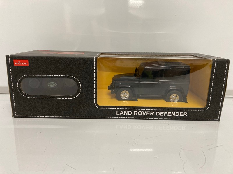 Lot 137  
            Nottingham SR7 – Delivery Only 

                
RASTAR LAND ROVER DEFENDER RC CAR
